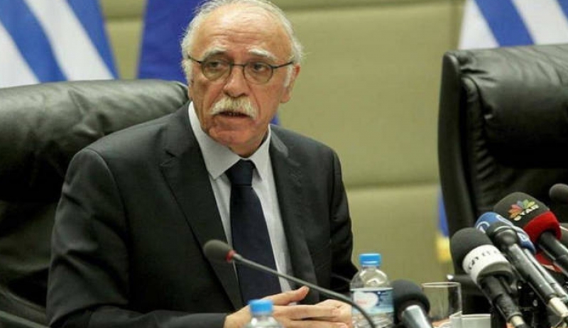 Βίτσας: Στόχος να μειωθούν στους 10.000 οι πρόσφυγες στα νησιά μέχρι τον Σεπτέμβριο