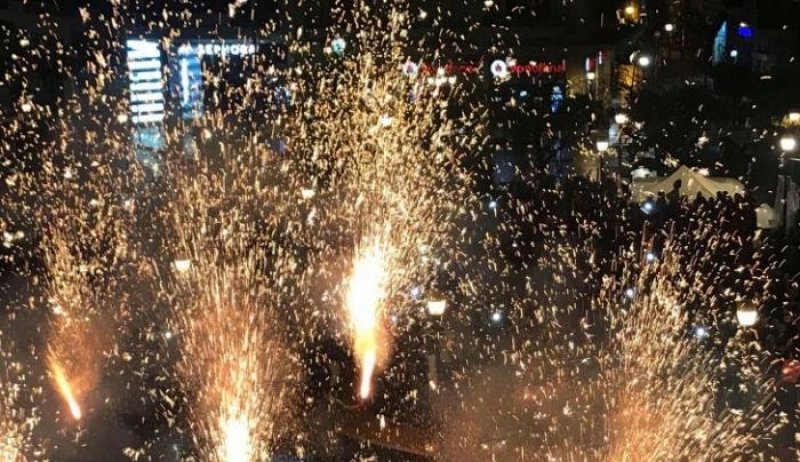 Αγρίνιο: Έγινε η νύχτα… μέρα! Φαντασμαγορικό το θέαμα των Χαλκουνιών
