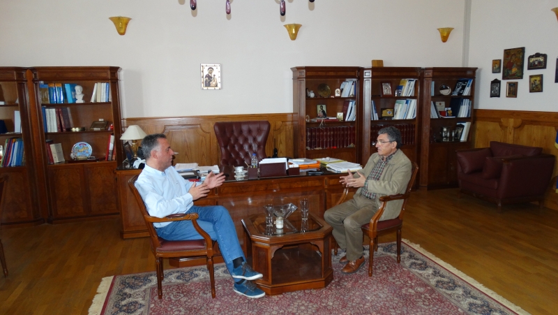 “Συνάντηση του Δημάρχου Κω κ. Κυρίτση με το Βουλευτή του Σύριζα κ. Καματερό.”