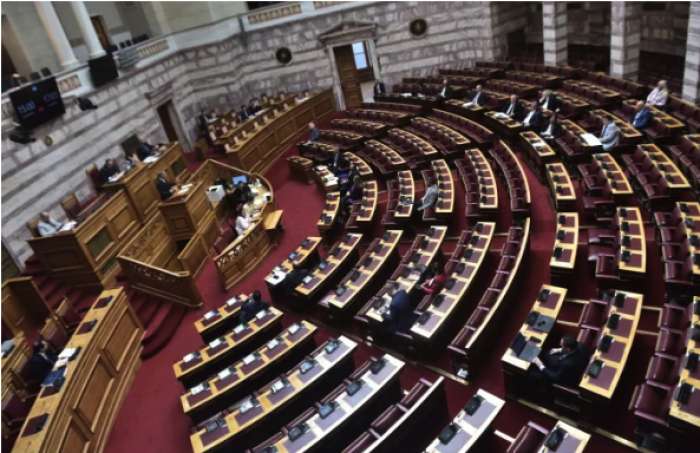 Σήμερα στη Βουλή ο προϋπολογισμός- Αυξήσεις στους μισθούς δημοσίων υπαλλήλων ύστερα από 14 χρόνια