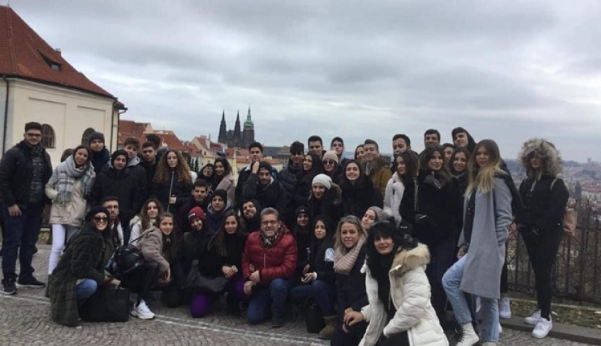 «Εφιάλτης» στην Πράγα για 17 μαθητές από τη Ρόδο
