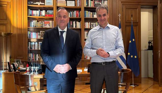 Συνάντηση Γιάννη Παππά με τον Πρωθυπουργό Κυριάκο Μητσοτάκη στο Μέγαρο Μαξίμου.