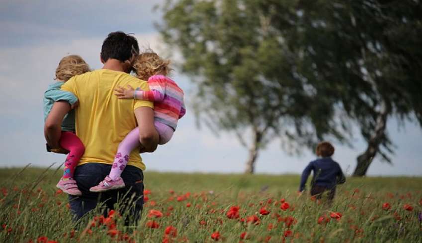 Προσαύξηση σύνταξης για παππού, γιαγιά ή τρίτους που έχουν την επιμέλεια ανηλίκων