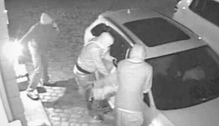 Έχουν ρημάξει τα αυτοκίνητα στην Κω: Παραβίασαν αυτοκίνητο και έκλεψαν ότι είχε μέσα