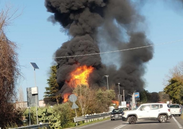Ιταλία: Φοβερή έκρηξη σε πρατήριο βενζίνης – Δύο νεκροί