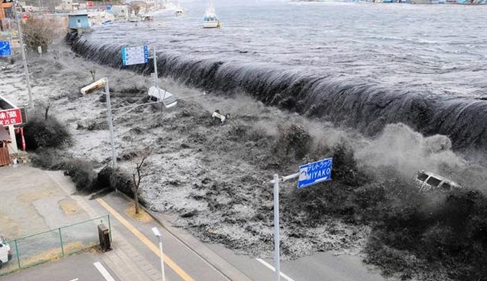 BINTEO: Η μέρα που συγκλόνισε την Ιαπωνία: Σαν σήμερα o σεισμός 9 Ρίχτερ, το τσουνάμι και η Φουκουσίμα
