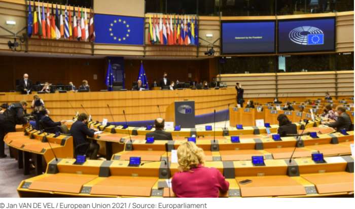 ΕΕ: Το Ευρωκοινοβούλιο ενέκρινε νόμο για βελτίωση των συνθηκών εργασίας των εργαζομένων σε πλατφόρμες