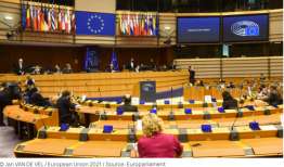 ΕΕ: Το Ευρωκοινοβούλιο ενέκρινε νόμο για βελτίωση των συνθηκών εργασίας των εργαζομένων σε πλατφόρμες