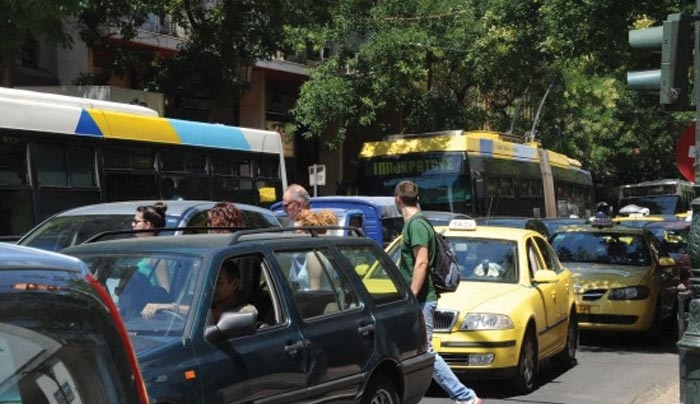 ΟΡΙΣΤΙΚΟ: Τέλη κυκλοφορίας: Αλλάζουν από φέτος – Τιμή και κυβικά κρίνουν το ποσό