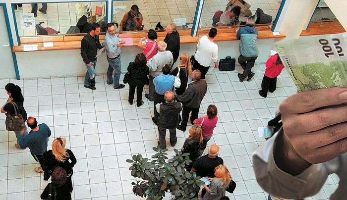 Κατασχέσεις για χρέη έως 5.000 ευρώ - Αφορά 500 χιλιάδες οφειλέτες