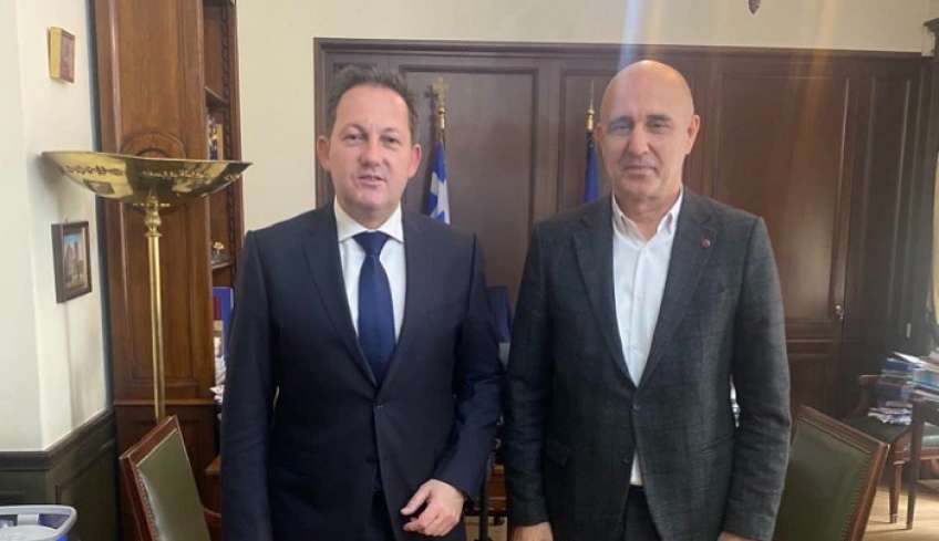 Ο δήμαρχος Λέρου Μ. Κόλιας συναντήθηκε με τον Στέλιο Πέτσα για την έγκριση πρόσληψης δημοτικών αστυνόμων