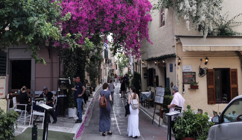 Ποια θα είναι τα προνόμια για τους εμβολιασμένους: Πού θα έχουν ελεύθερη πρόσβαση -Τι θα ισχύει για εστίαση, συναυλίες, θέατρα