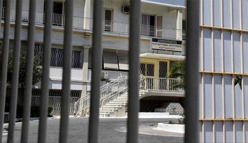 Ναρκωτικά, κινητά τηλέφωνα, αυτοσχέδια μαχαίρια και ρόπαλα βρέθηκαν σε νέα έρευνα στις Φυλακές Κορυδαλλού