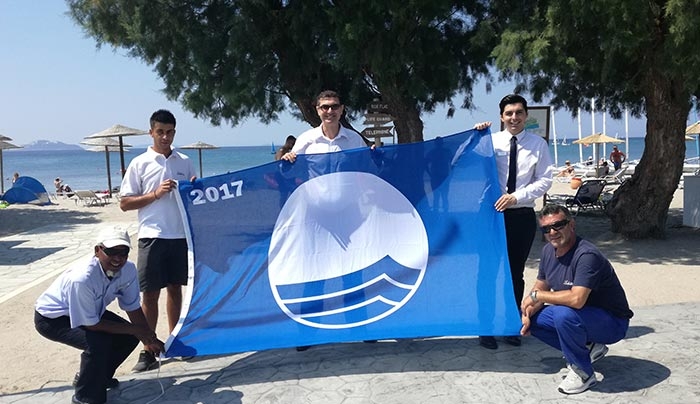 Το ξενοδοχείο Lakitira Resort & Village έχει και εφέτος την τιμή να υψώσει την Γαλάζια Σημαία στον ιστό της