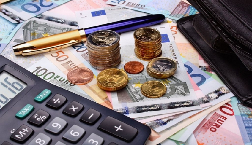 Ποια επαγγέλματα δίνουν φορο-bonus έως 2.200 ευρώ