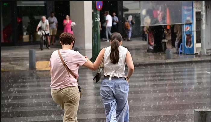 Καιρός σήμερα: Έως τους 36 βαθμούς θα φτάσει η θερμοκρασία – Σε ποιες περιοχές θα πέσουν βροχές και καταιγίδες
