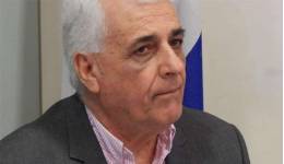 Κ. Καϊσερλης: Στο παγκάκι με τον Δε Λαστίκ, τα πολιτικά φαντάσματα και οι Μάο, Μάο.