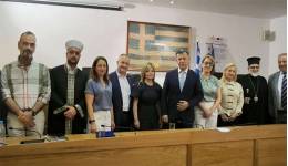 Επίτιμος «Πολίτης της Κω» ανακηρύχθηκε ο Βρετανός Πρέσβης Matthew Lodge σε ειδική τελετή στο Δημοτικό Συμβούλιο