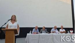 Ιστορική μνήμη και συγκίνηση στον «Ορφέα» με την παρουσίαση του βιβλίου του Α. Χατζημιχαήλ και βραβεύσεις δημάρχων και αντιδημάρχων