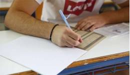 Γιατροί από το νησί του Ιπποκράτη έχουν μια συμβουλή για τους υποψηφίους των Πανελληνίων: «Κλείστε το βιβλίο και κοιμηθείτε».