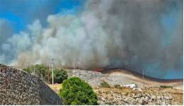 Σε εξέλιξη πυρκαγιά που σύμφωνα με πληροφορίες ξεκίνησε από περιοχή Βουτσάνι της Καλύμνου και έχει κατευθυνθεί με μεγάλη ταχύτητα προς Νότια